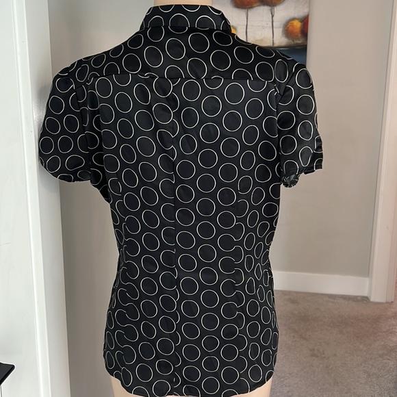 Black Shirt Sleeve Ruffle Blouse size medium - Picture 3 of 5